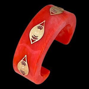Vintage 1970s Cuff Bracelet Lucite Gold Tone Inlay -BB1